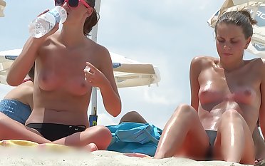 Beachspy Topless Teen Comp. 3